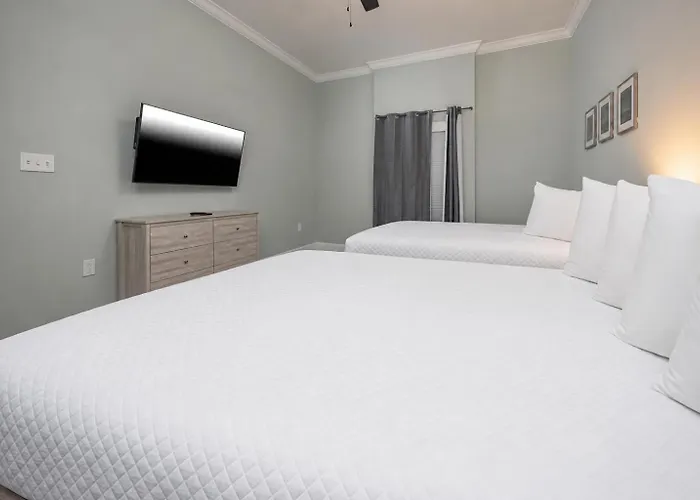 Phoenix Gulf Towers 1507 Apartment